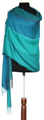 Stola aus Baby-Alpaka mit Seide von www.suritexperu.com