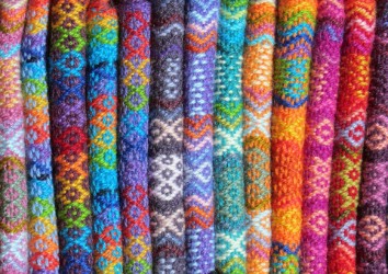 Bunte Schals aus Alpaka